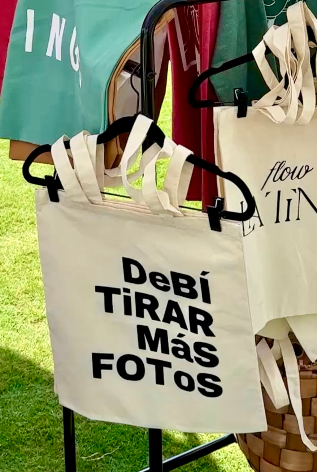 Debi Tirar Más Fotos – Aesthetic Canvas Tote Bag